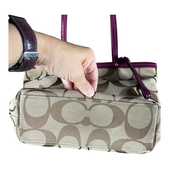 Coach‎ Purple and Beige Signature Bag - Picture 7 of 10